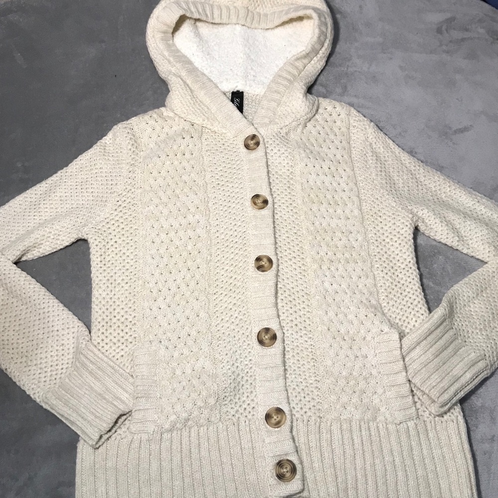 Cardigan/Sweater